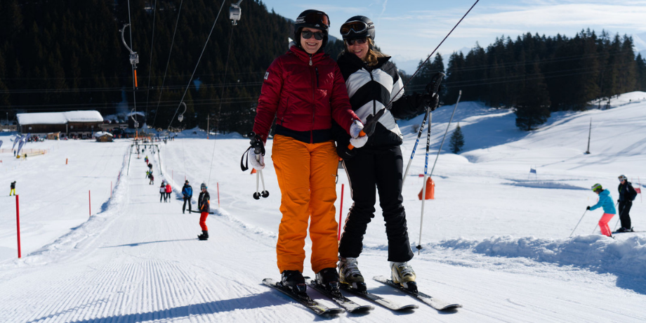 Eenouder wintersportvakantie pannenkoekenlift