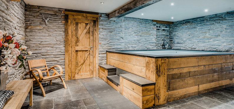 De jacuzzi in Domaine des Officiers in Vielsalm