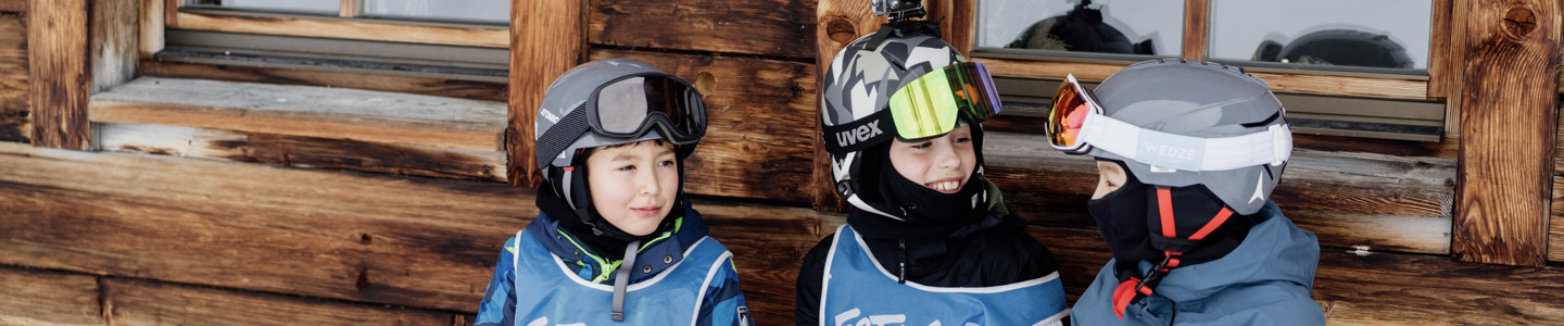 Kinderen hebben plezier tijdens hun Estivant wintersportvakantie